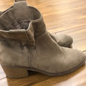 Suede boots